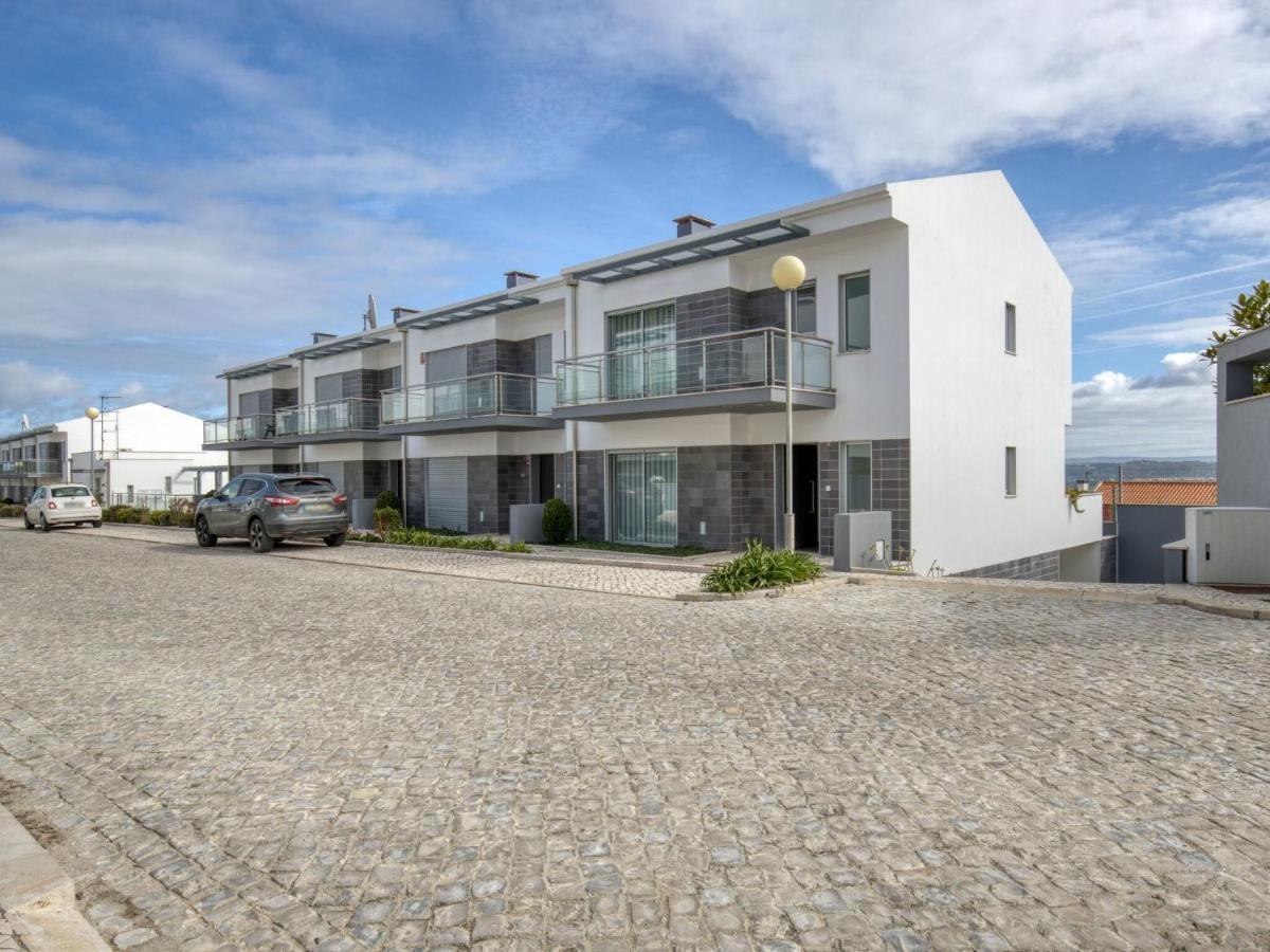 Modern Holiday Home In Salir Do Porto With Swimming Pool Salir de Porto Экстерьер фото